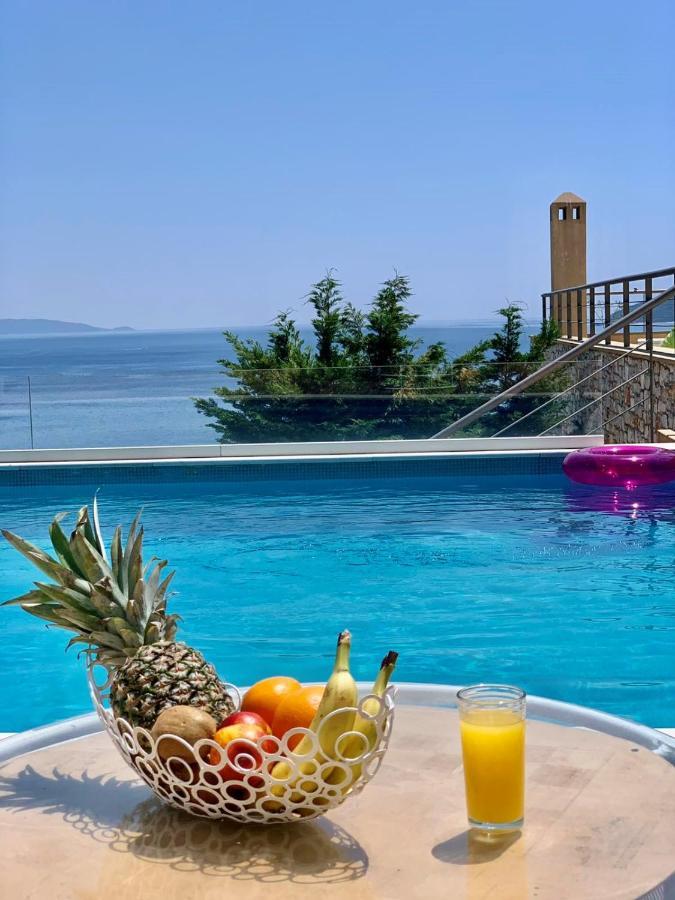 Golden King Villa *