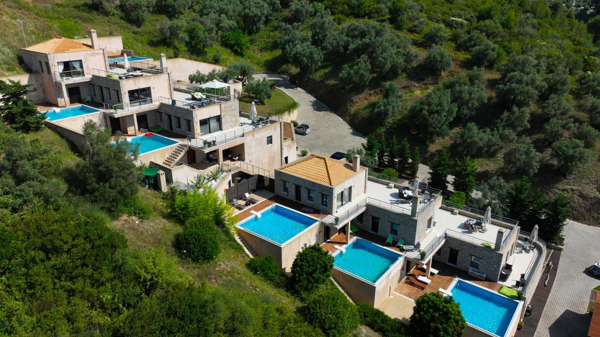 Golden King Villa *